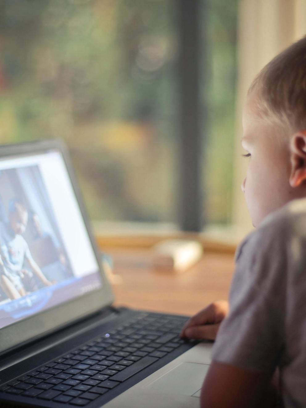 Keyvisual-enfant-controle-parental